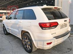 جیپ گراند شیرۆکی